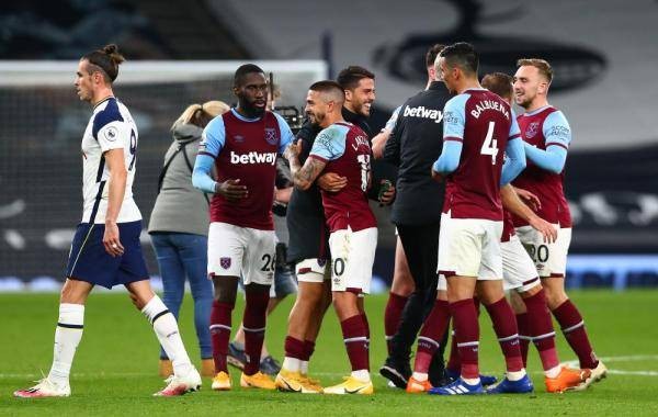 时以双后腰 时以双后腰